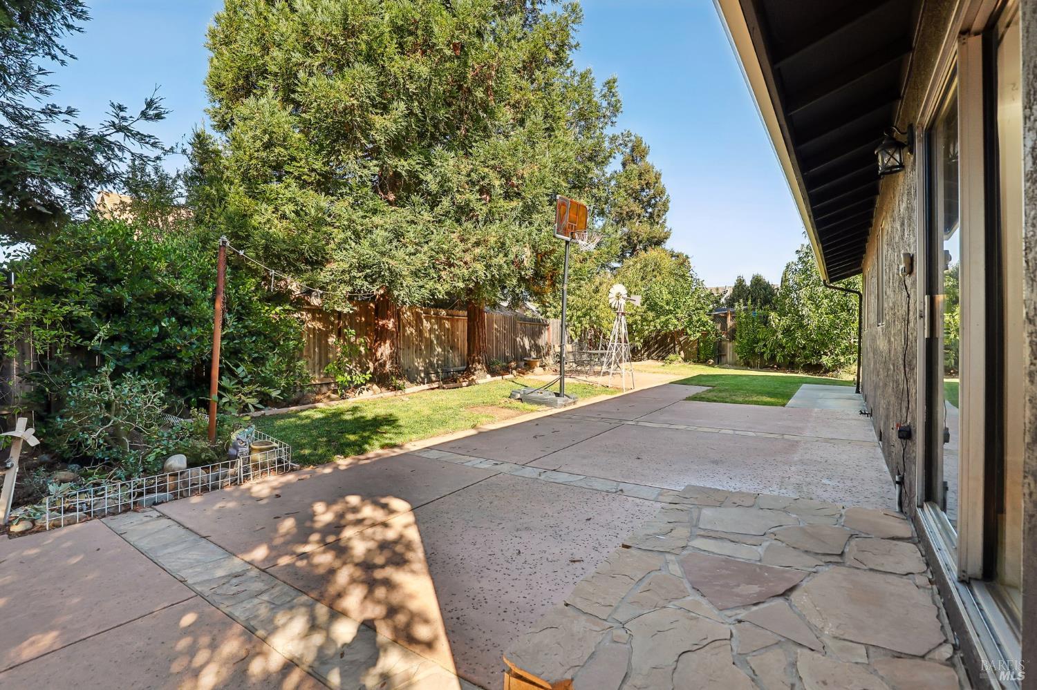 132 Carlton Avenue Vacaville CA 95687