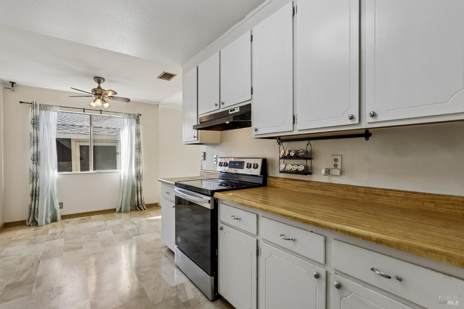 132 Carlton Avenue Vacaville CA 95687