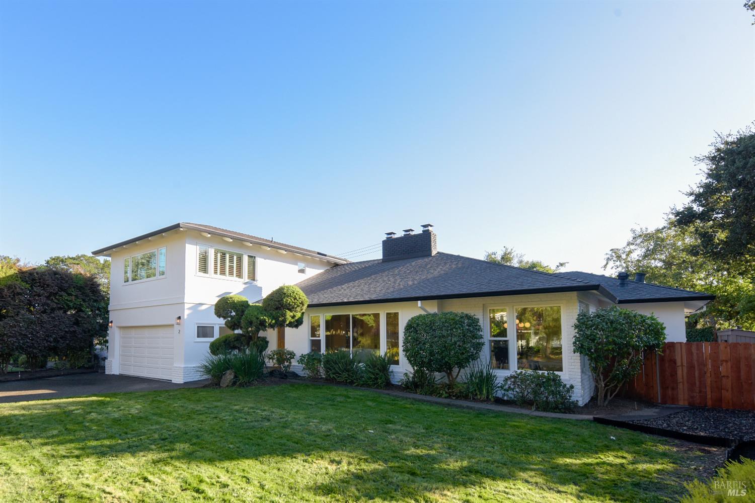 2 Via La Cumbre Greenbrae CA 94904
