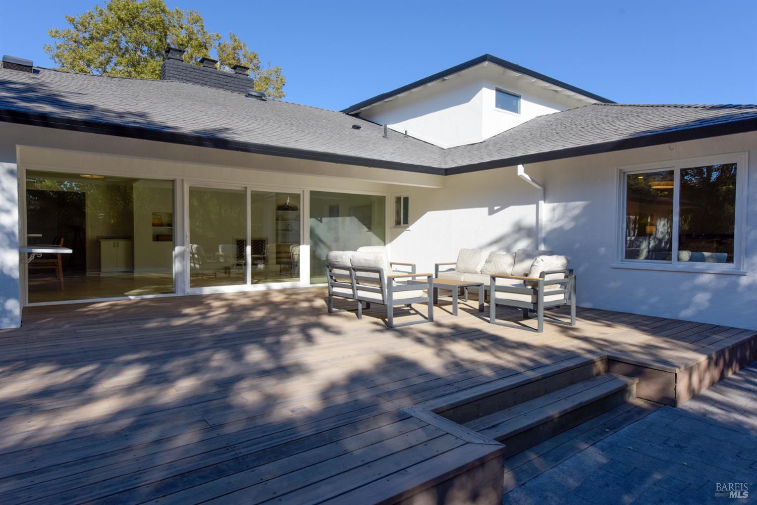 2 Via La Cumbre Greenbrae CA 94904