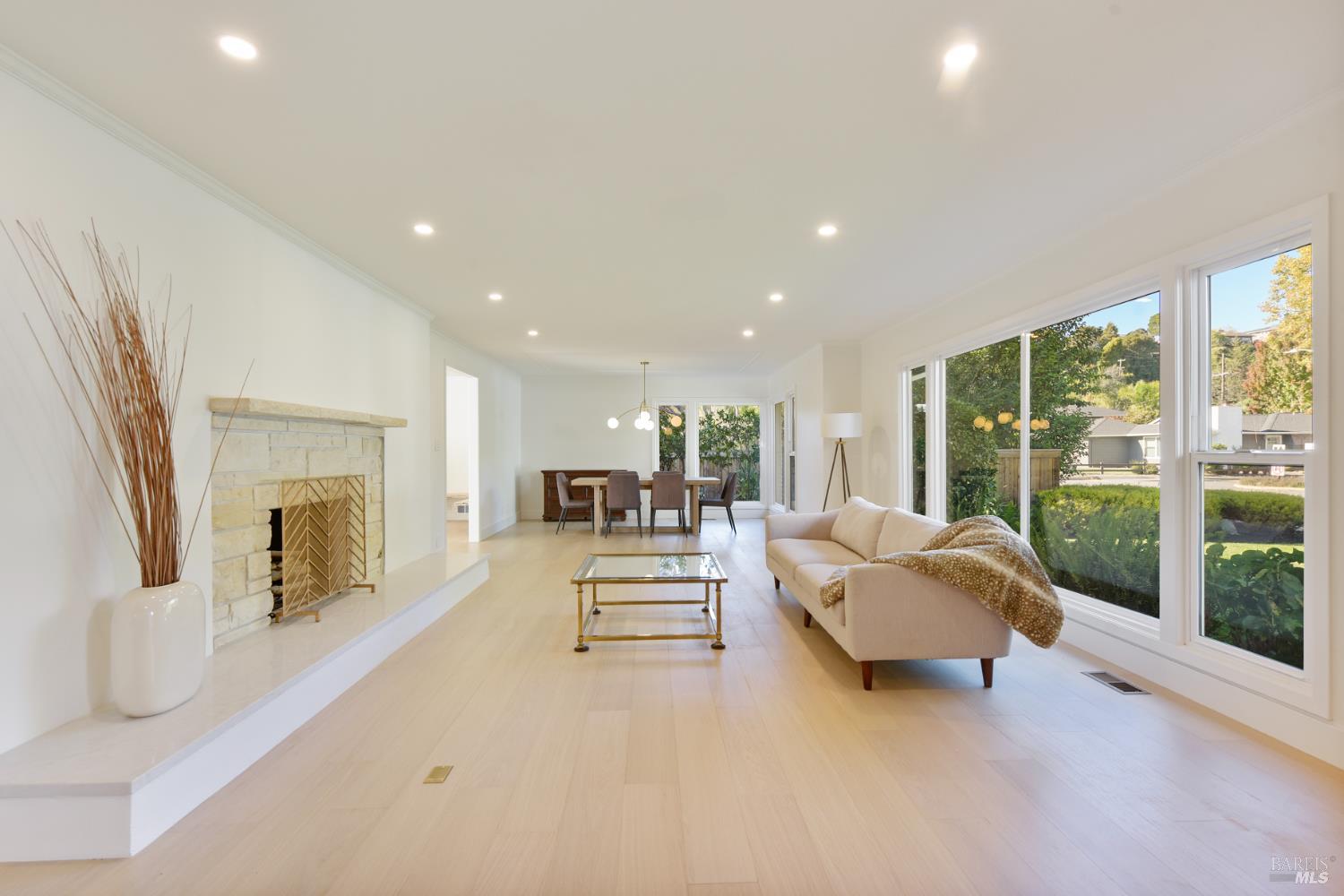2 Via La Cumbre Greenbrae CA 94904