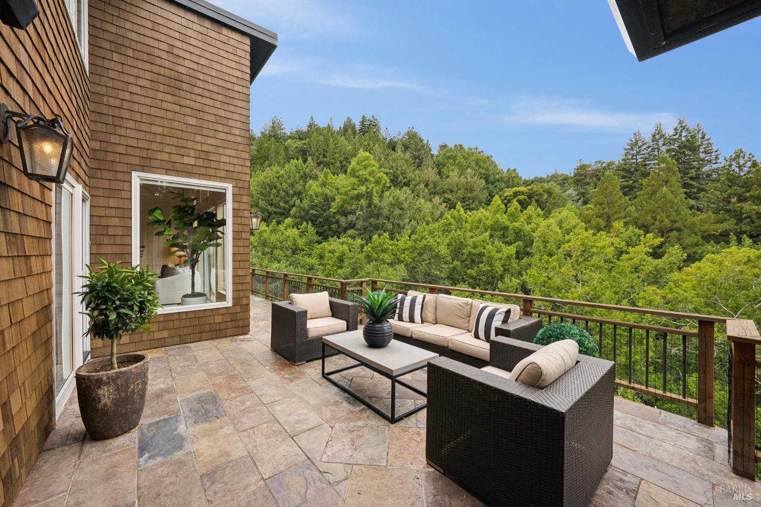160 Piedmont Court Larkspur CA 94939