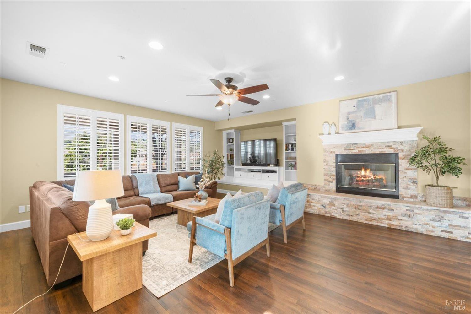 455 Peacock Way Vacaville CA 95688