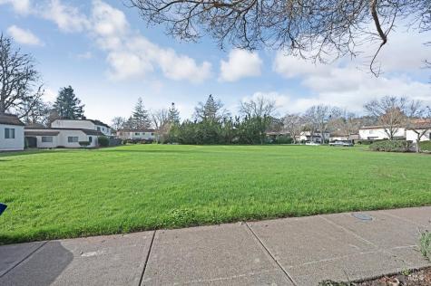 1749 Las Raposas Court Santa Rosa CA 95409