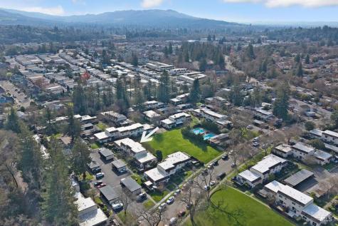1749 Las Raposas Court Santa Rosa CA 95409