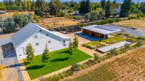 2183 Live Oak Farm Lane Petaluma CA 94952