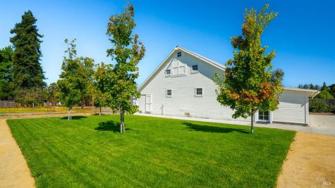 2183 Live Oak Farm Lane Petaluma CA 94952