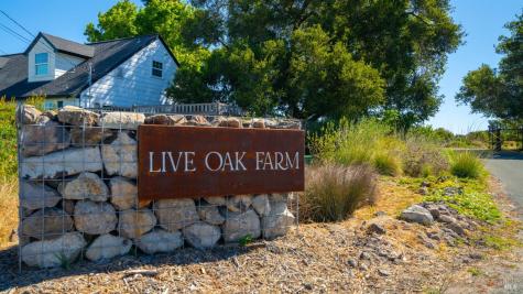 2183 Live Oak Farm Lane Petaluma CA 94952