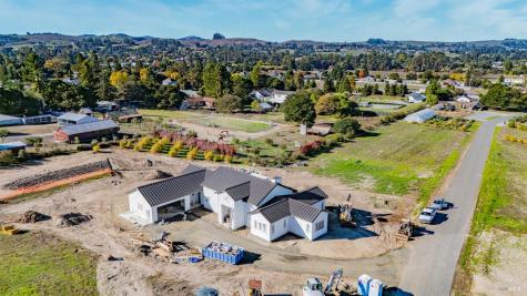 2183 Live Oak Farm Lane Petaluma CA 94952