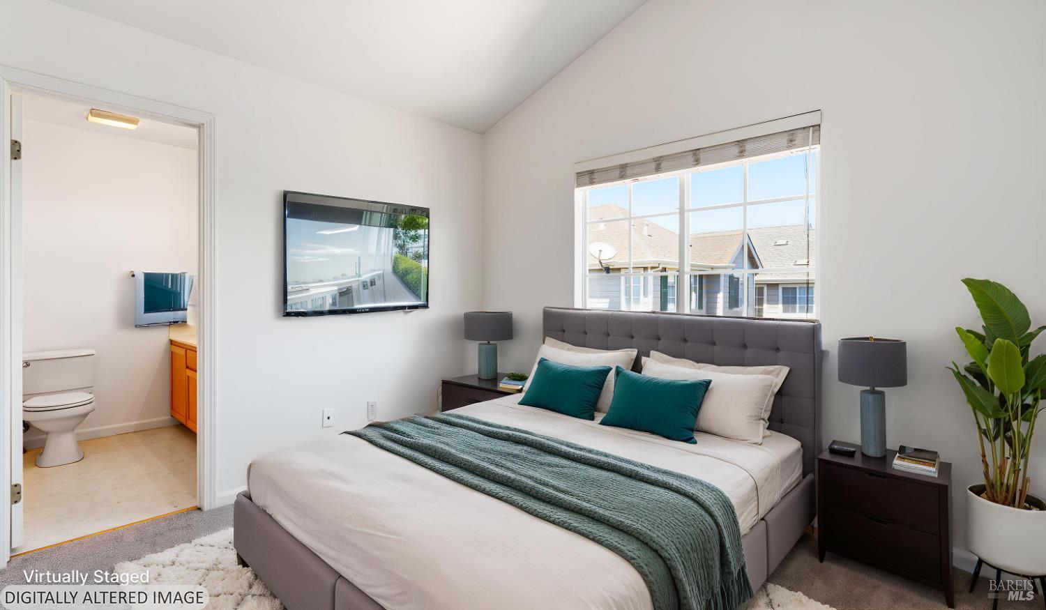 1013 Warren Drive Petaluma CA 94952