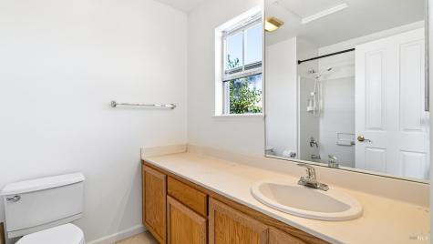 1013 Warren Drive Petaluma CA 94952