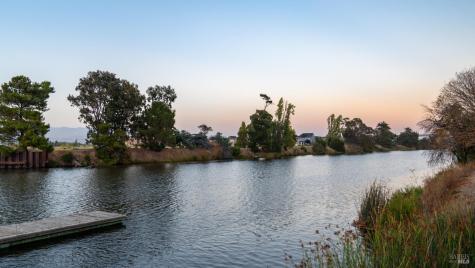 1013 Warren Drive Petaluma CA 94952