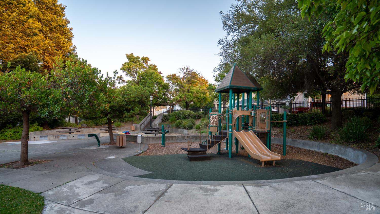 1013 Warren Drive Petaluma CA 94952