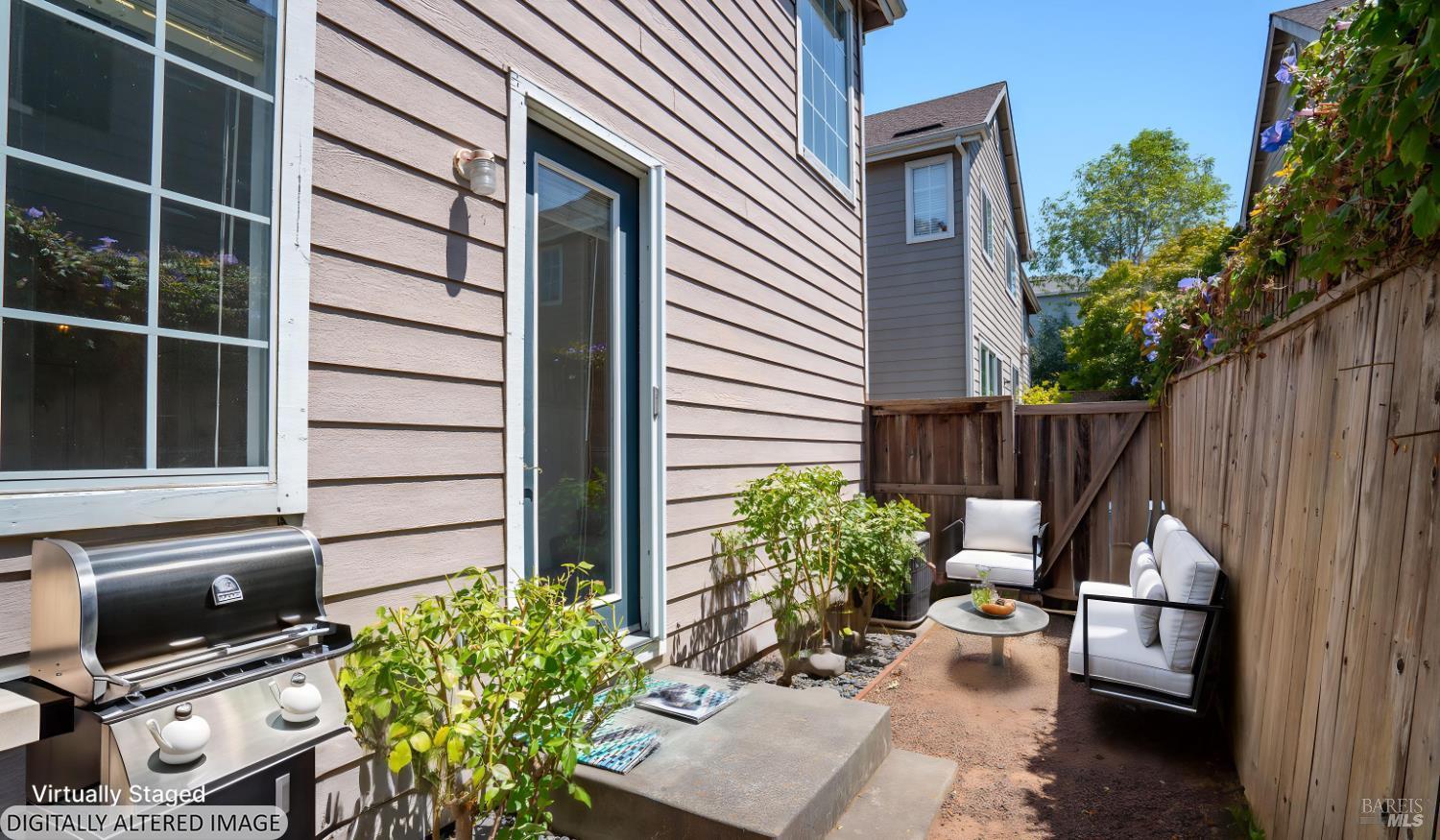 1013 Warren Drive Petaluma CA 94952