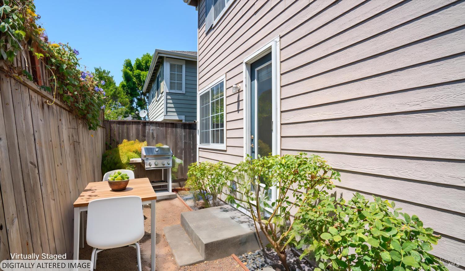 1013 Warren Drive Petaluma CA 94952