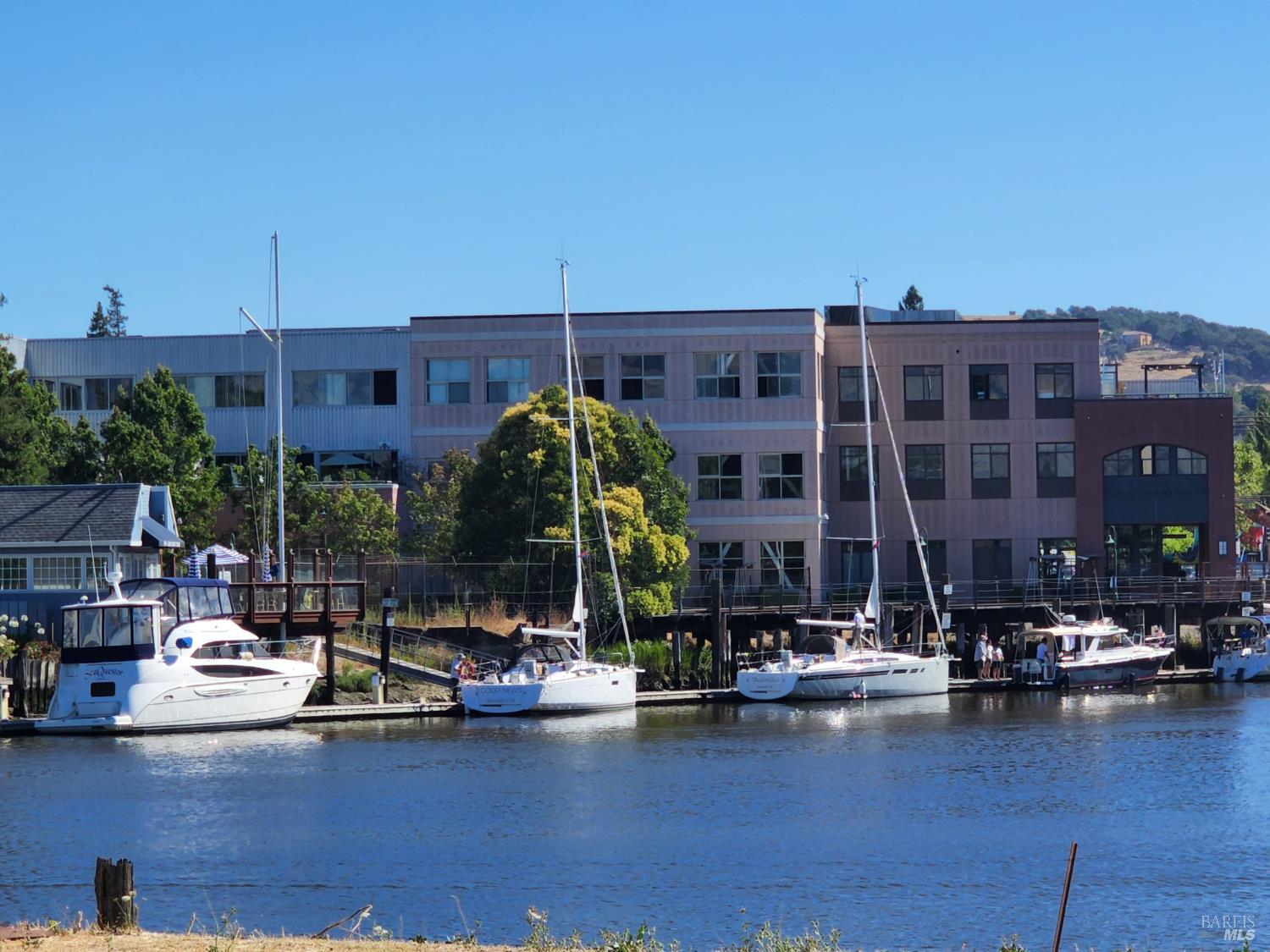 1013 Warren Drive Petaluma CA 94952