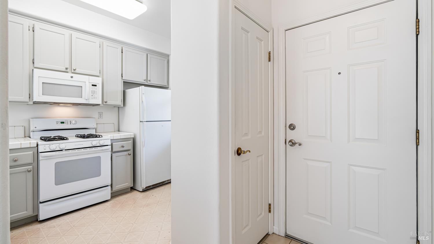 1013 Warren Drive Petaluma CA 94952