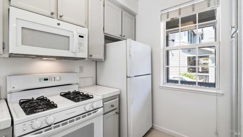 1013 Warren Drive Petaluma CA 94952