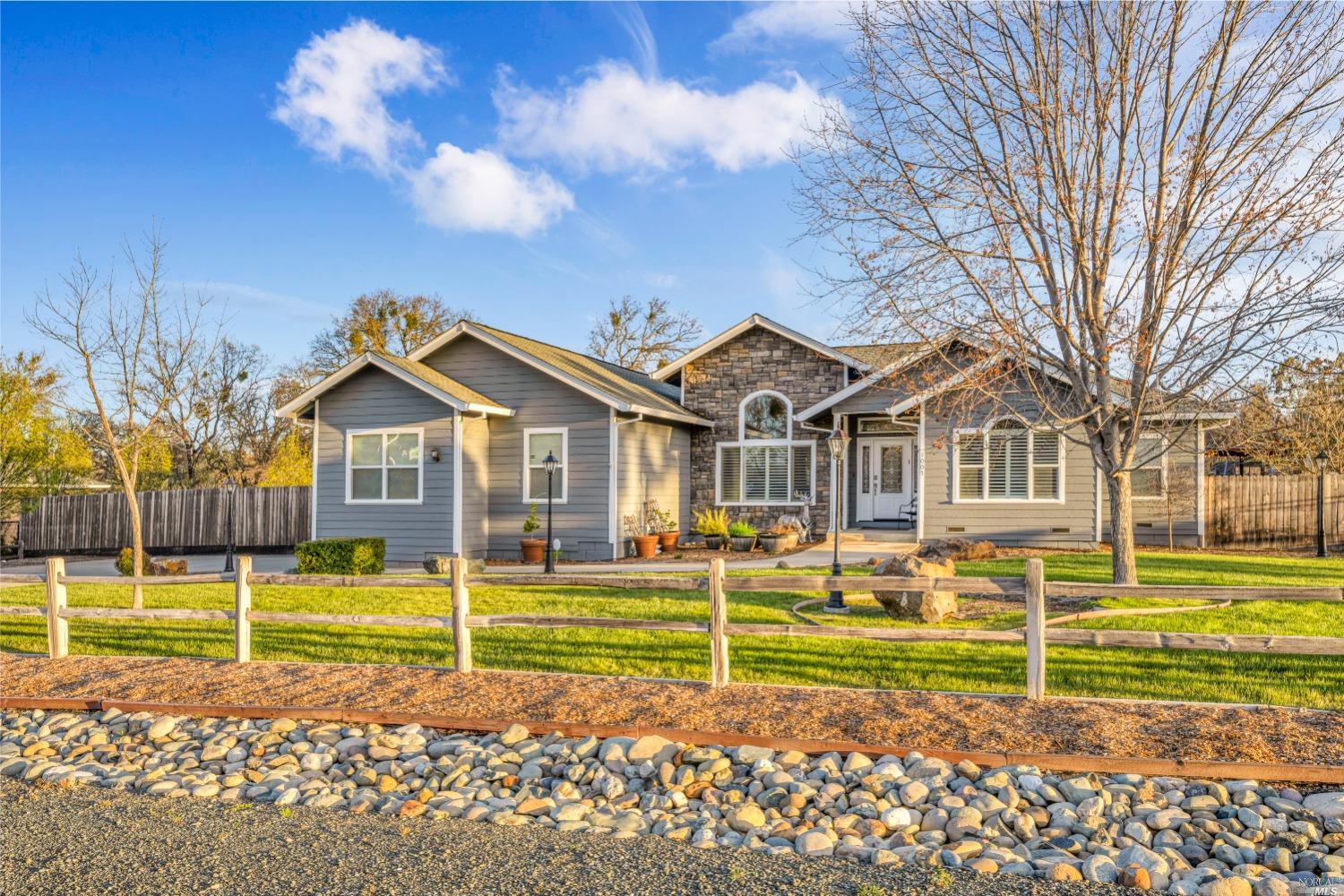 1005 Oak Park Way Lakeport CA 95453