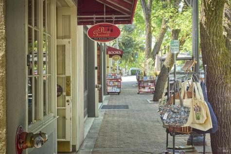 521 Prince Avenue Healdsburg CA 95448