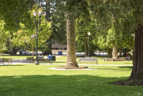 521 Prince Avenue Healdsburg CA 95448