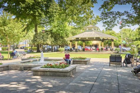 521 Prince Avenue Healdsburg CA 95448