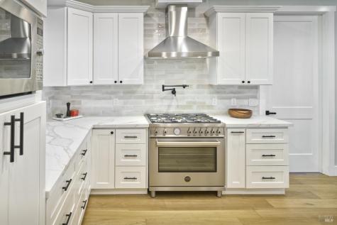 521 Prince Avenue Healdsburg CA 95448