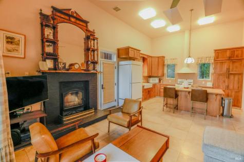 19801 Kelly Road Geyserville CA 95441