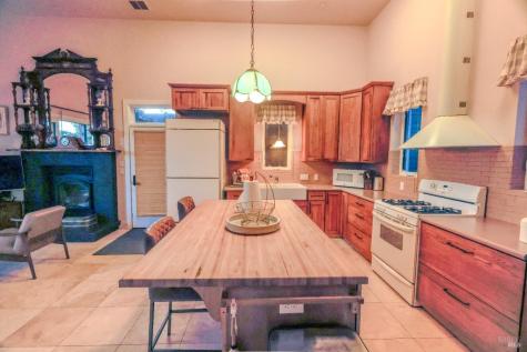 19801 Kelly Road Geyserville CA 95441