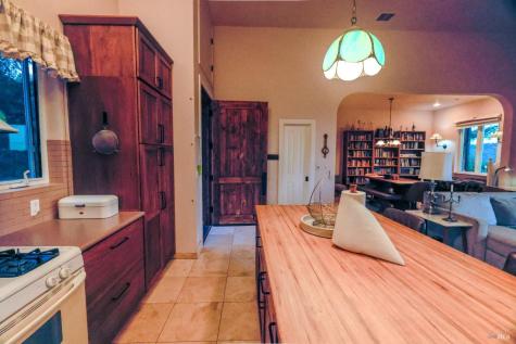 19801 Kelly Road Geyserville CA 95441