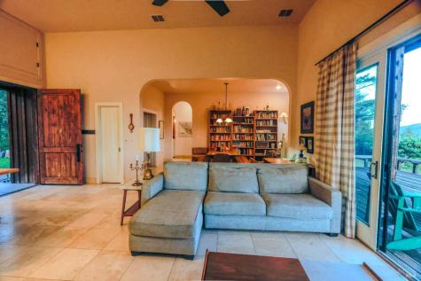 19801 Kelly Road Geyserville CA 95441