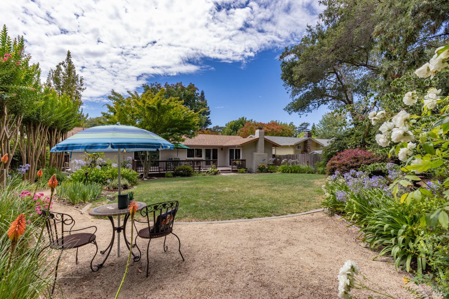 2642 W Pueblo Avenue Napa CA 94558