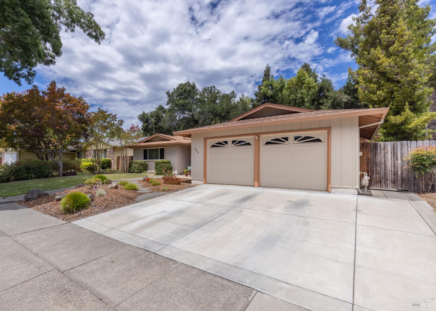 2642 W Pueblo Avenue Napa CA 94558