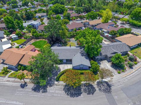 2575 Brookhaven Drive Santa Rosa CA 95405