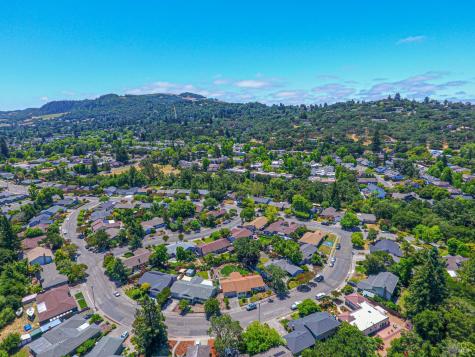2575 Brookhaven Drive Santa Rosa CA 95405