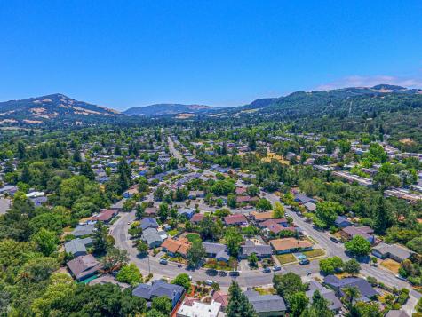 2575 Brookhaven Drive Santa Rosa CA 95405
