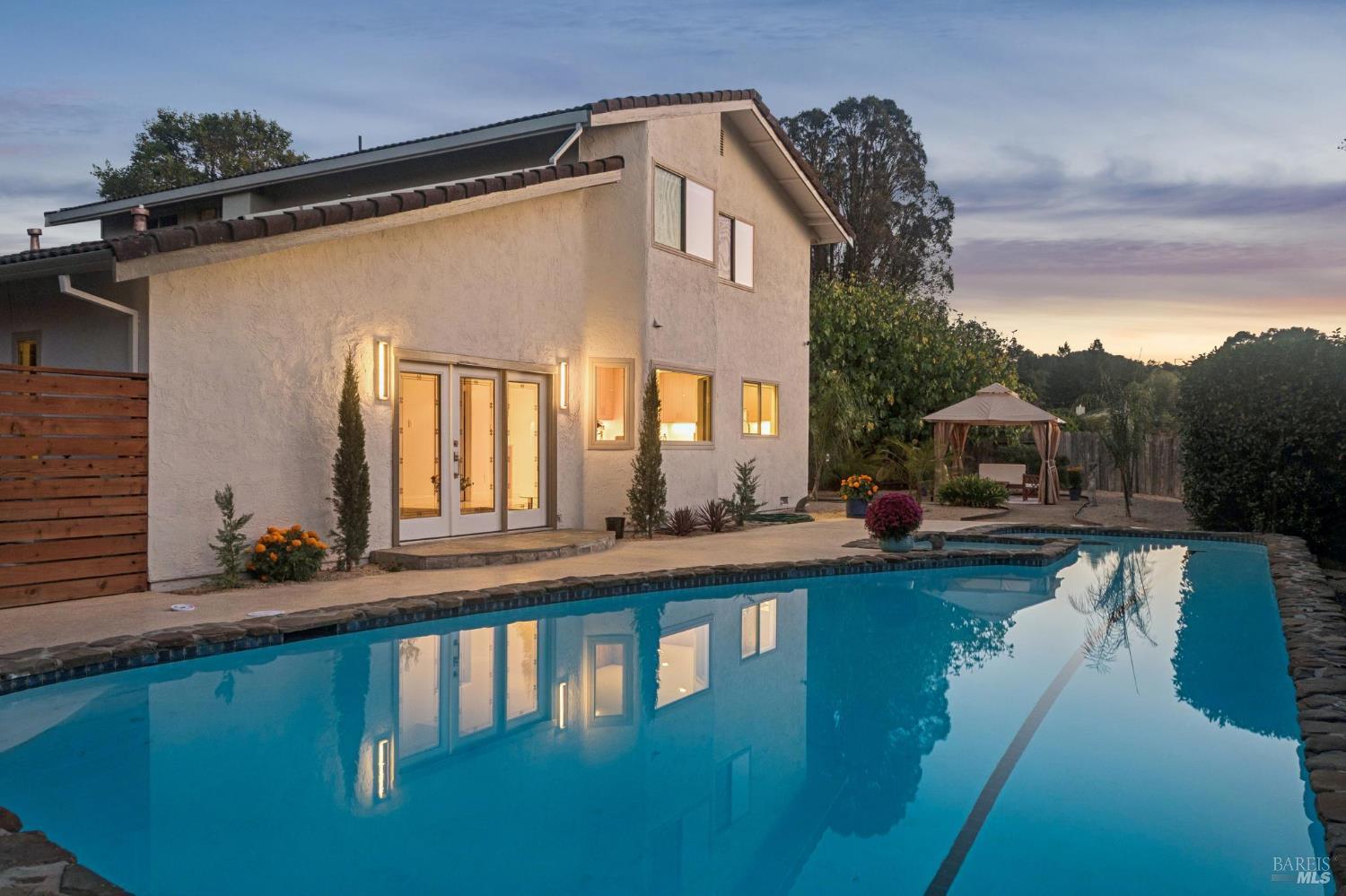 1096 Alpine Court Napa CA 94558