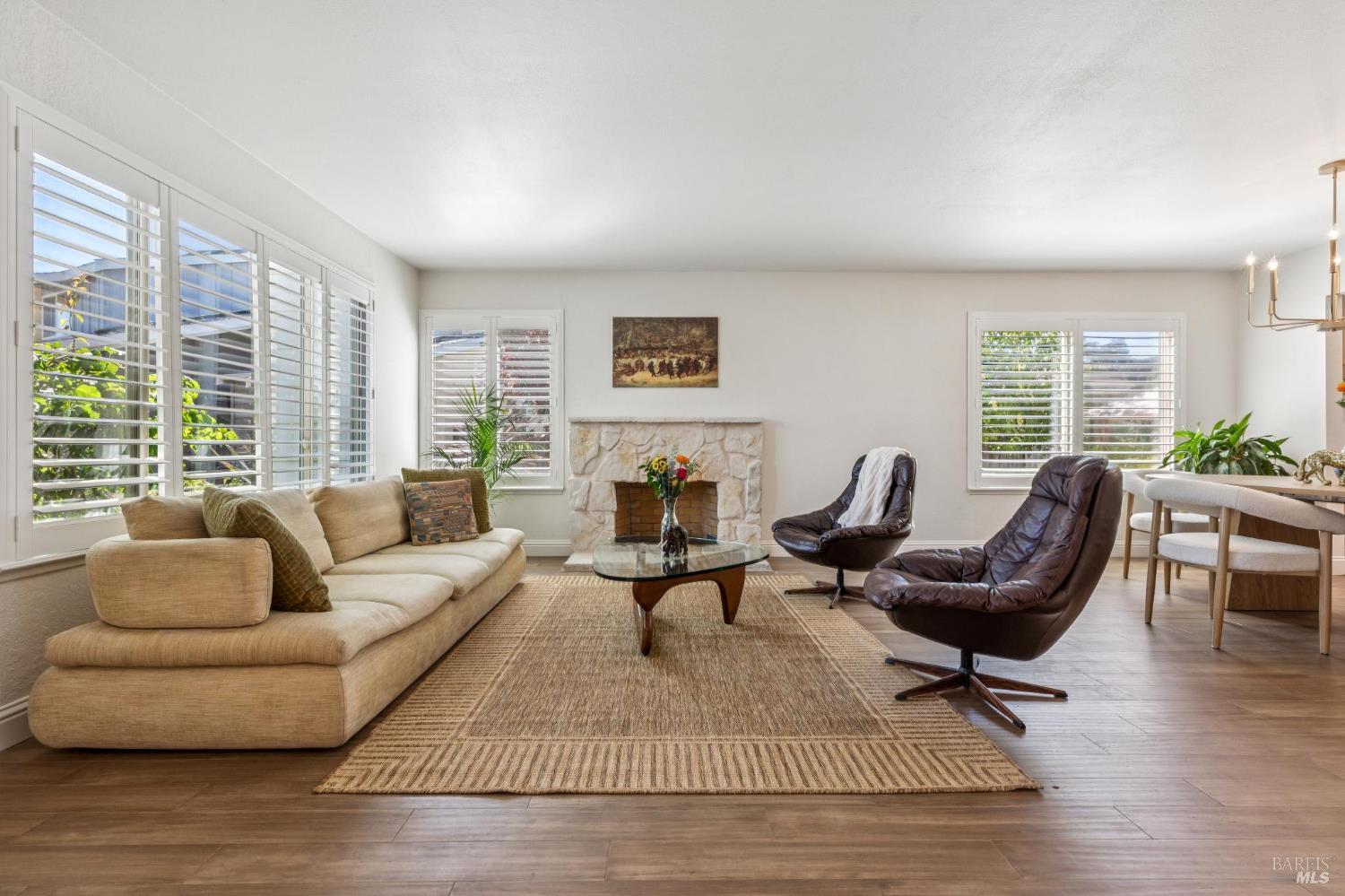 1096 Alpine Court Napa CA 94558