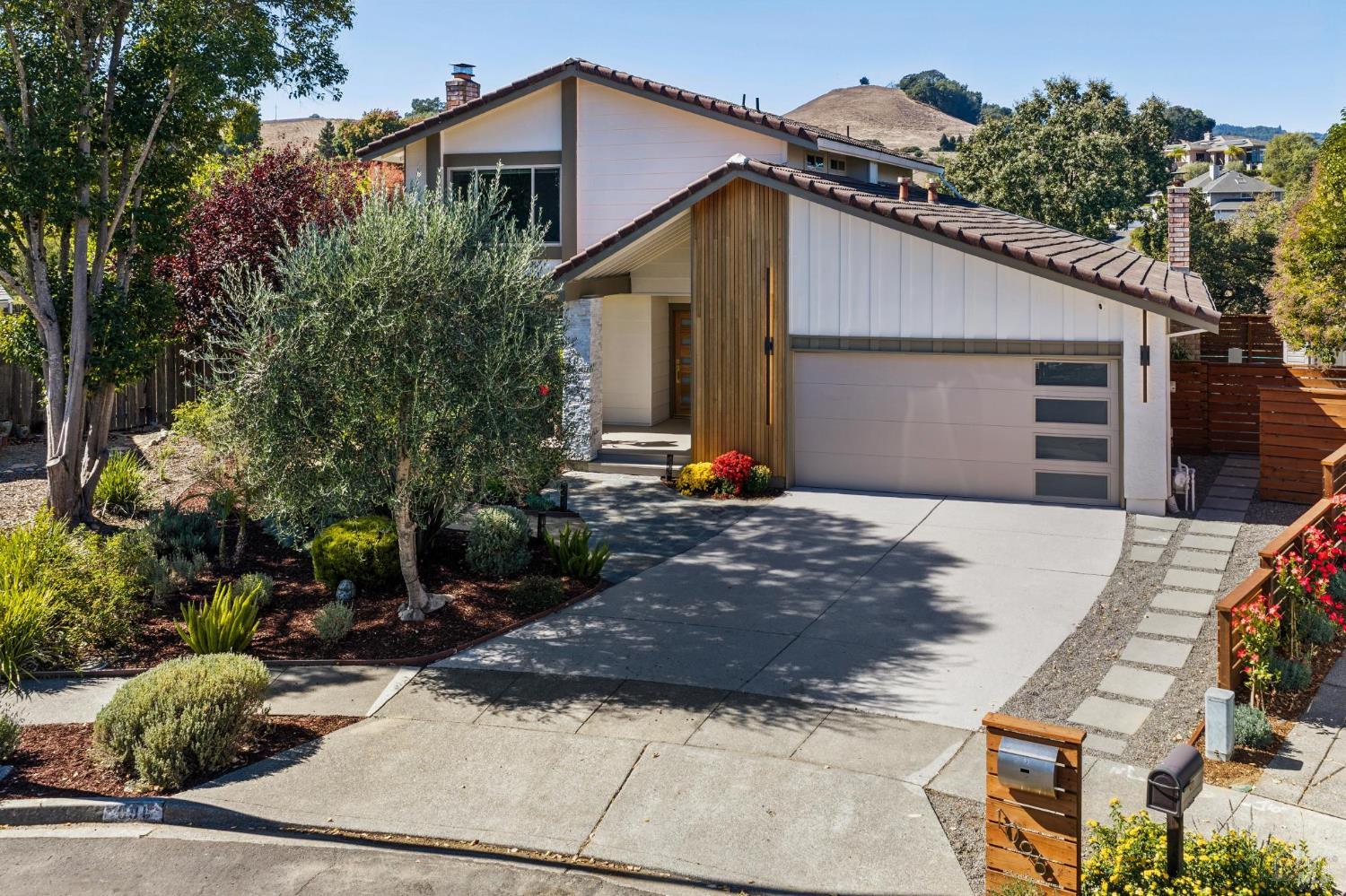 1096 Alpine Court Napa CA 94558