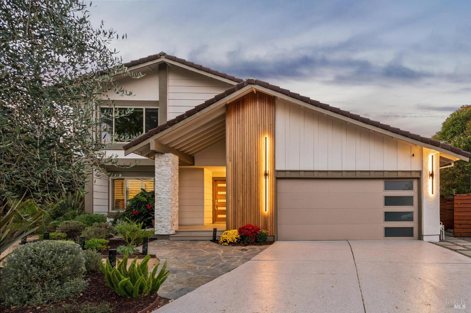 1096 Alpine Court Napa CA 94558