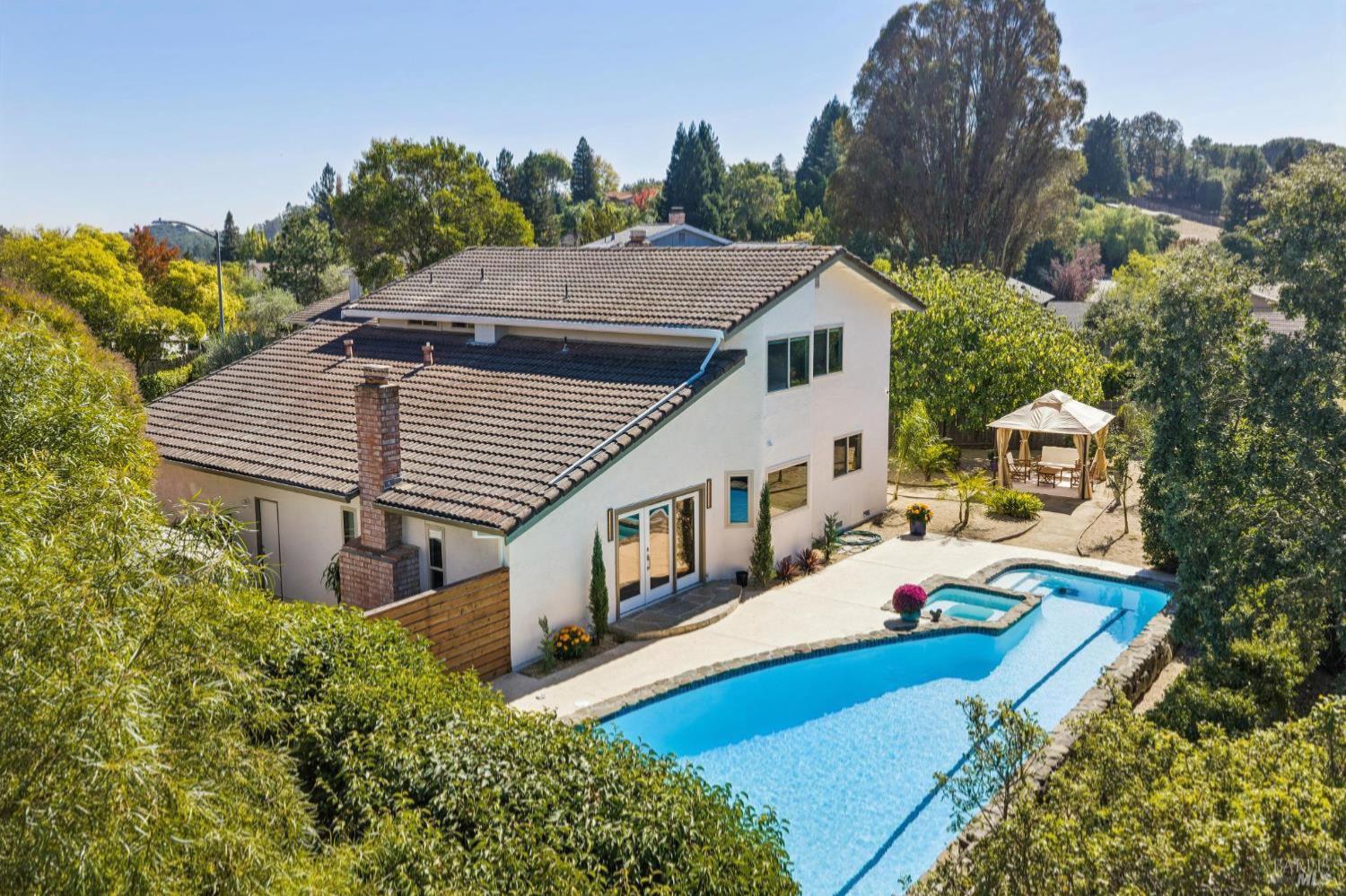 1096 Alpine Court Napa CA 94558