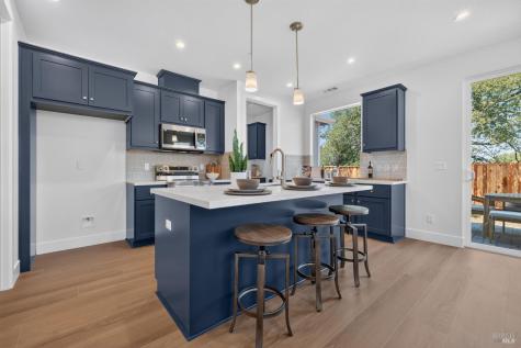 2442 Linwood Avenue Santa Rosa CA 95404