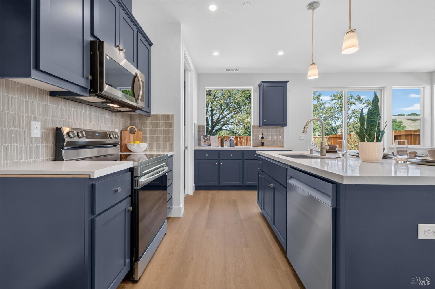 2442 Linwood Avenue Santa Rosa CA 95404