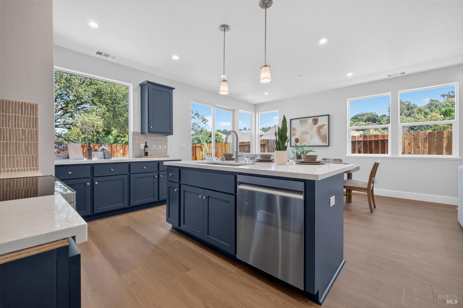 2442 Linwood Avenue Santa Rosa CA 95404