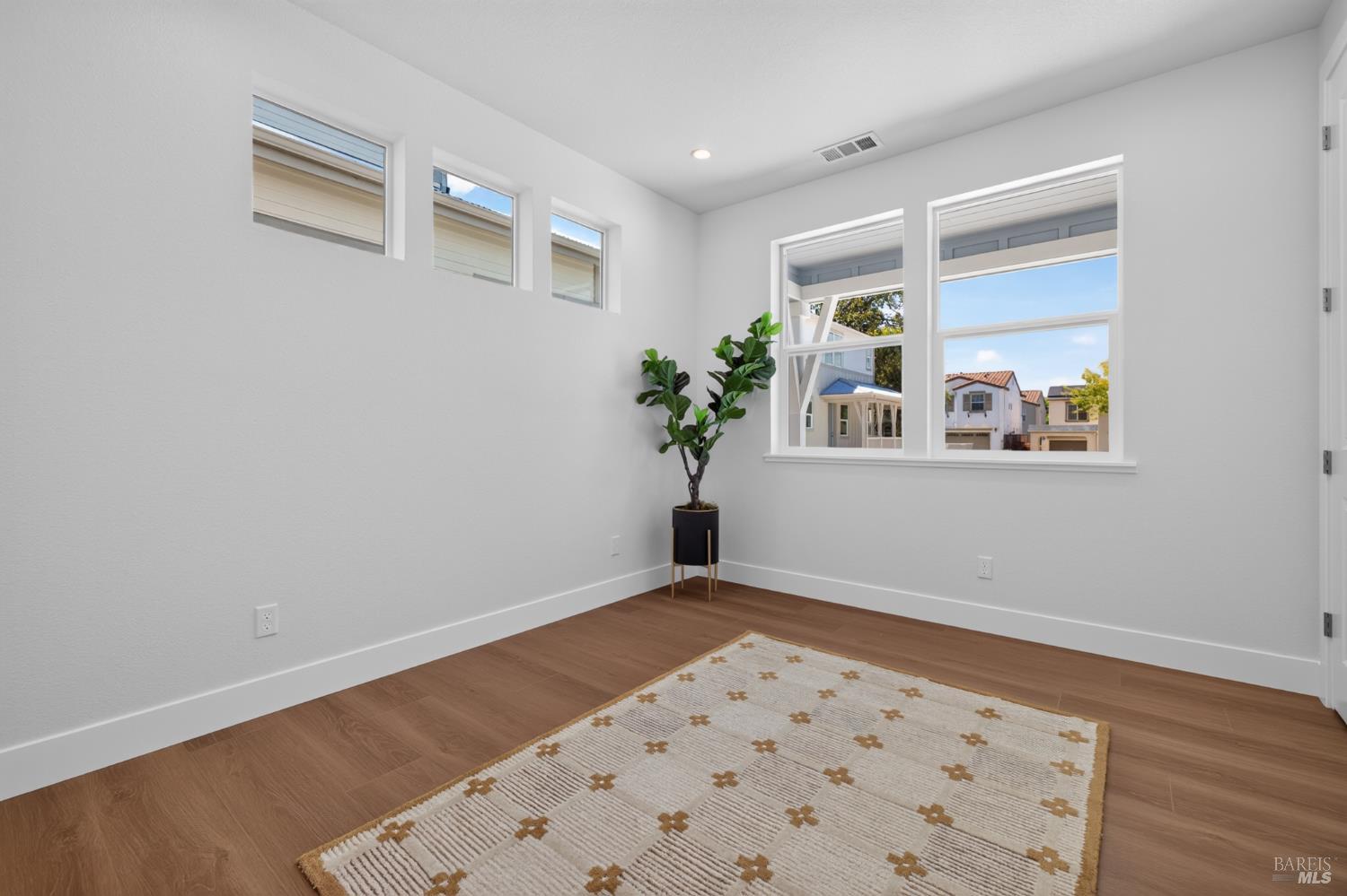 2442 Linwood Avenue Santa Rosa CA 95404
