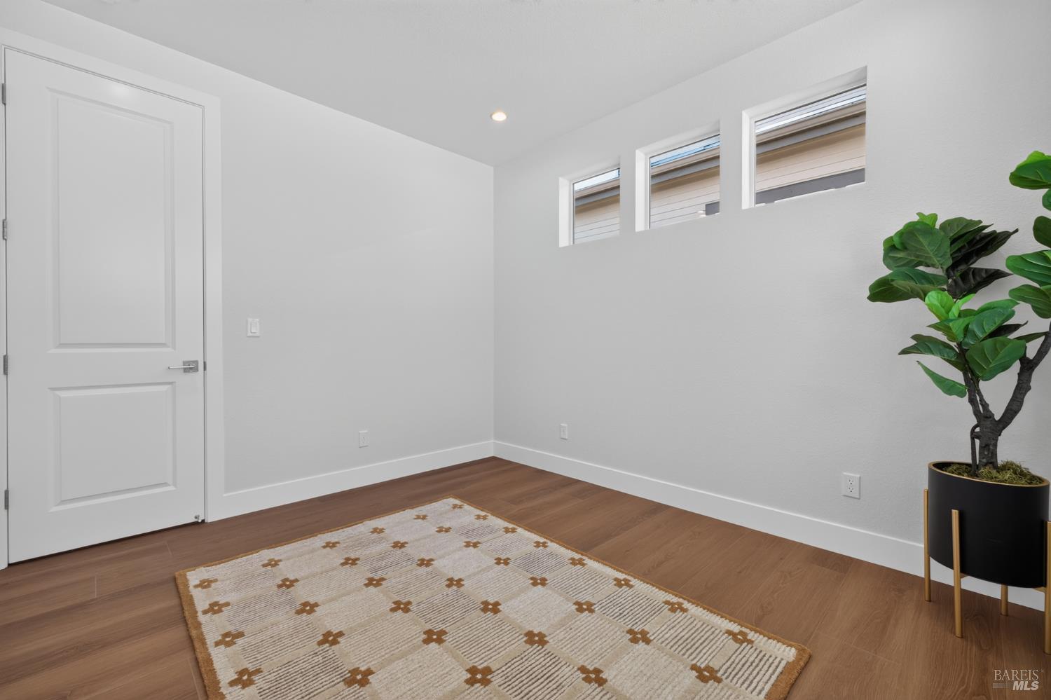 2442 Linwood Avenue Santa Rosa CA 95404