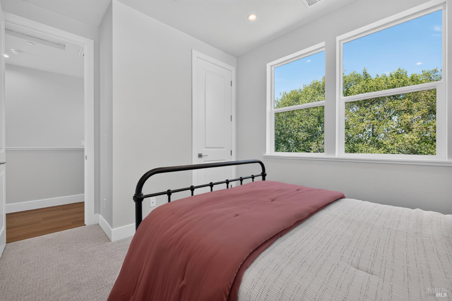 2442 Linwood Avenue Santa Rosa CA 95404