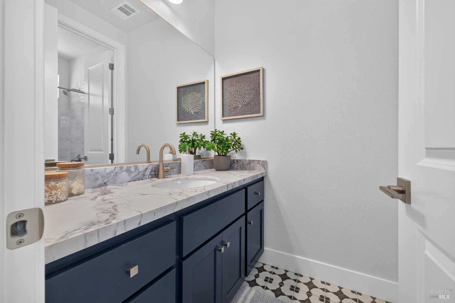 2442 Linwood Avenue Santa Rosa CA 95404
