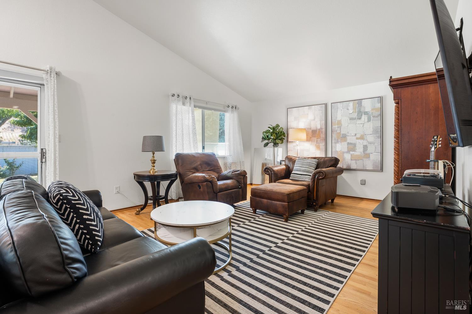 660 Capps Lane Ukiah CA 95482