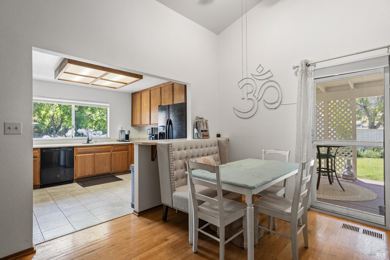 660 Capps Lane Ukiah CA 95482